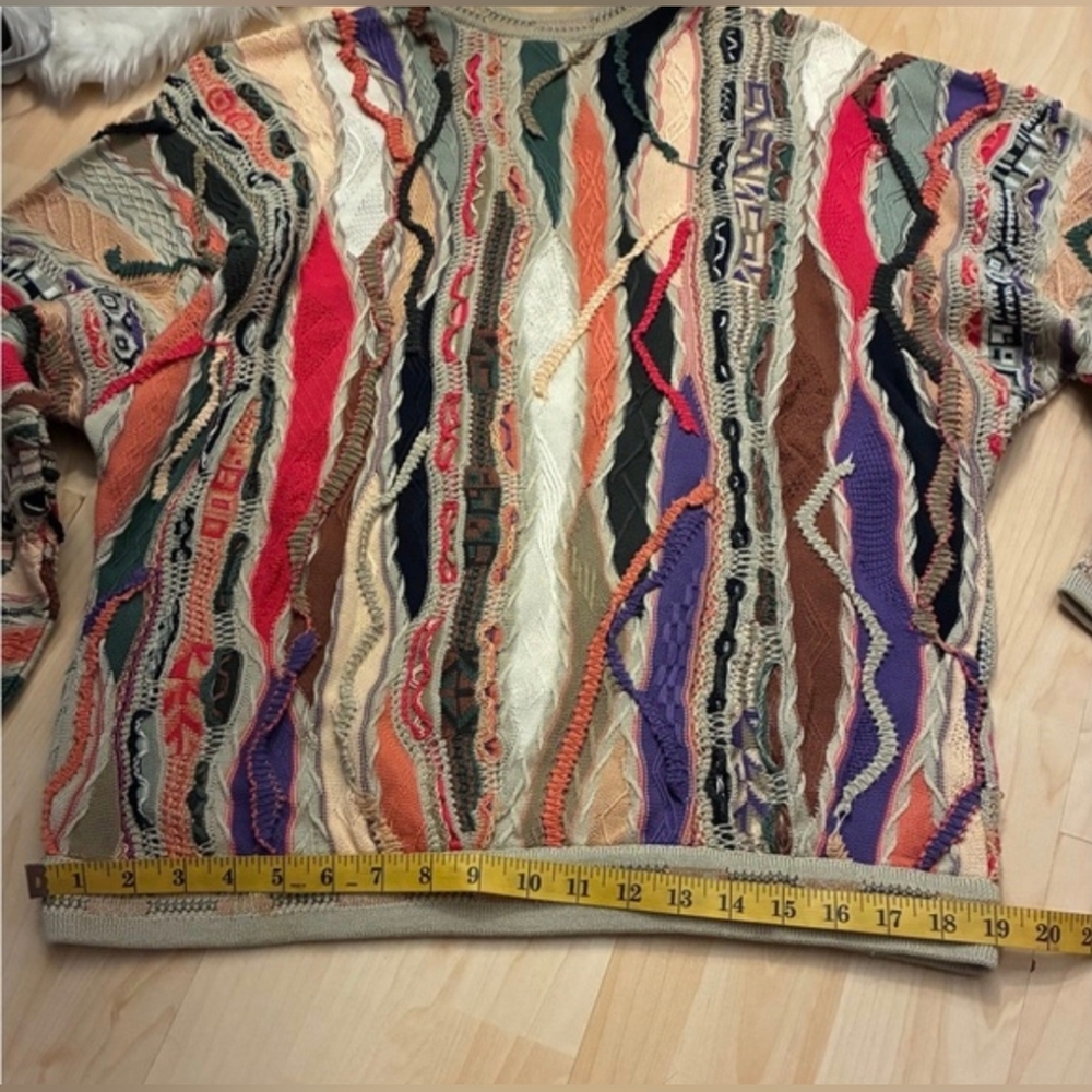 COOGI Sweater - Picture 14 of 15